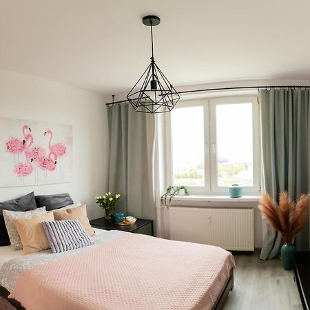 Piotrapartments - Daleka Cozy Train&Airport Apartment Varşovia Exterior foto