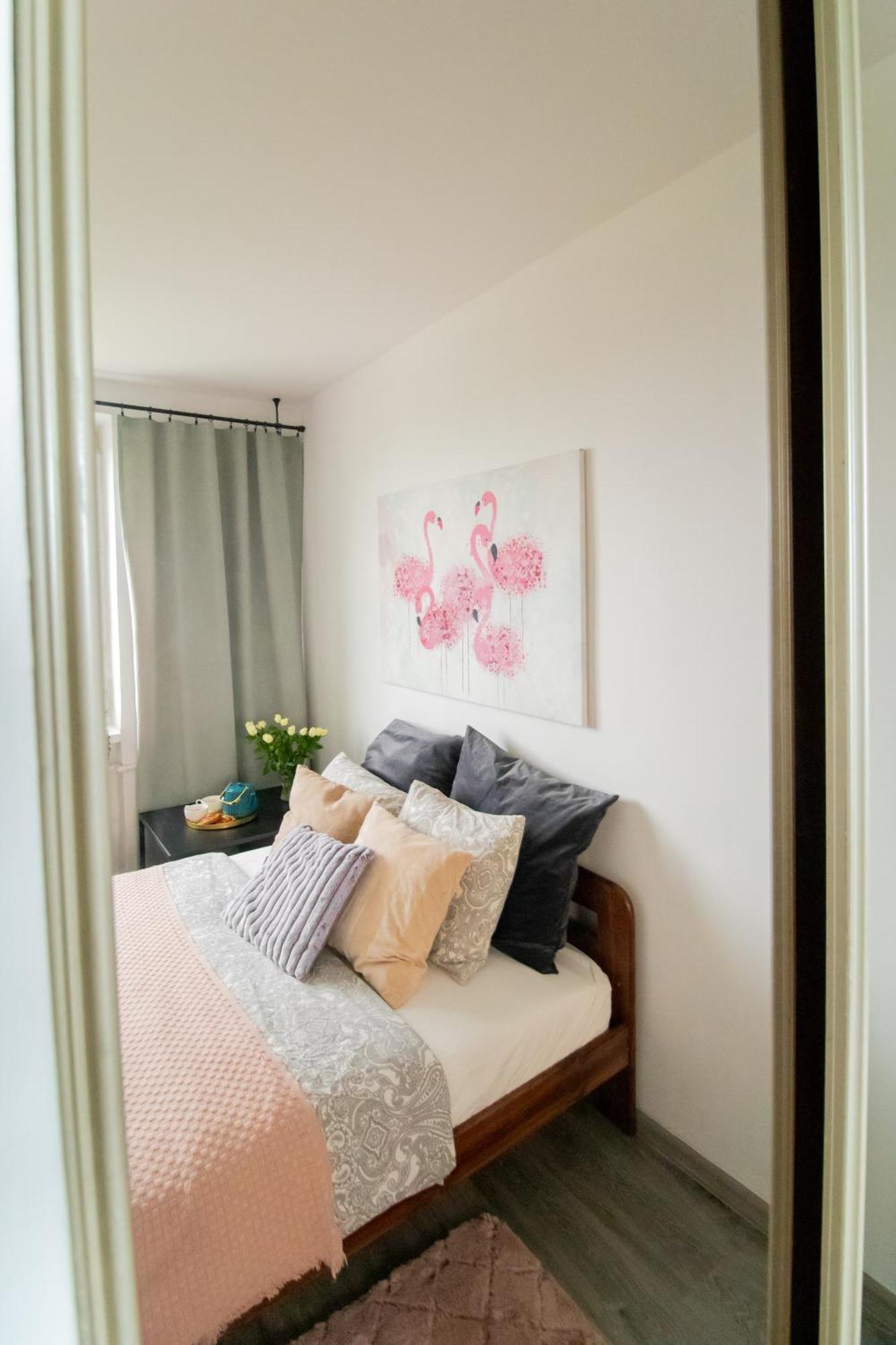 Piotrapartments - Daleka Cozy Train&Airport Apartment Varşovia Exterior foto