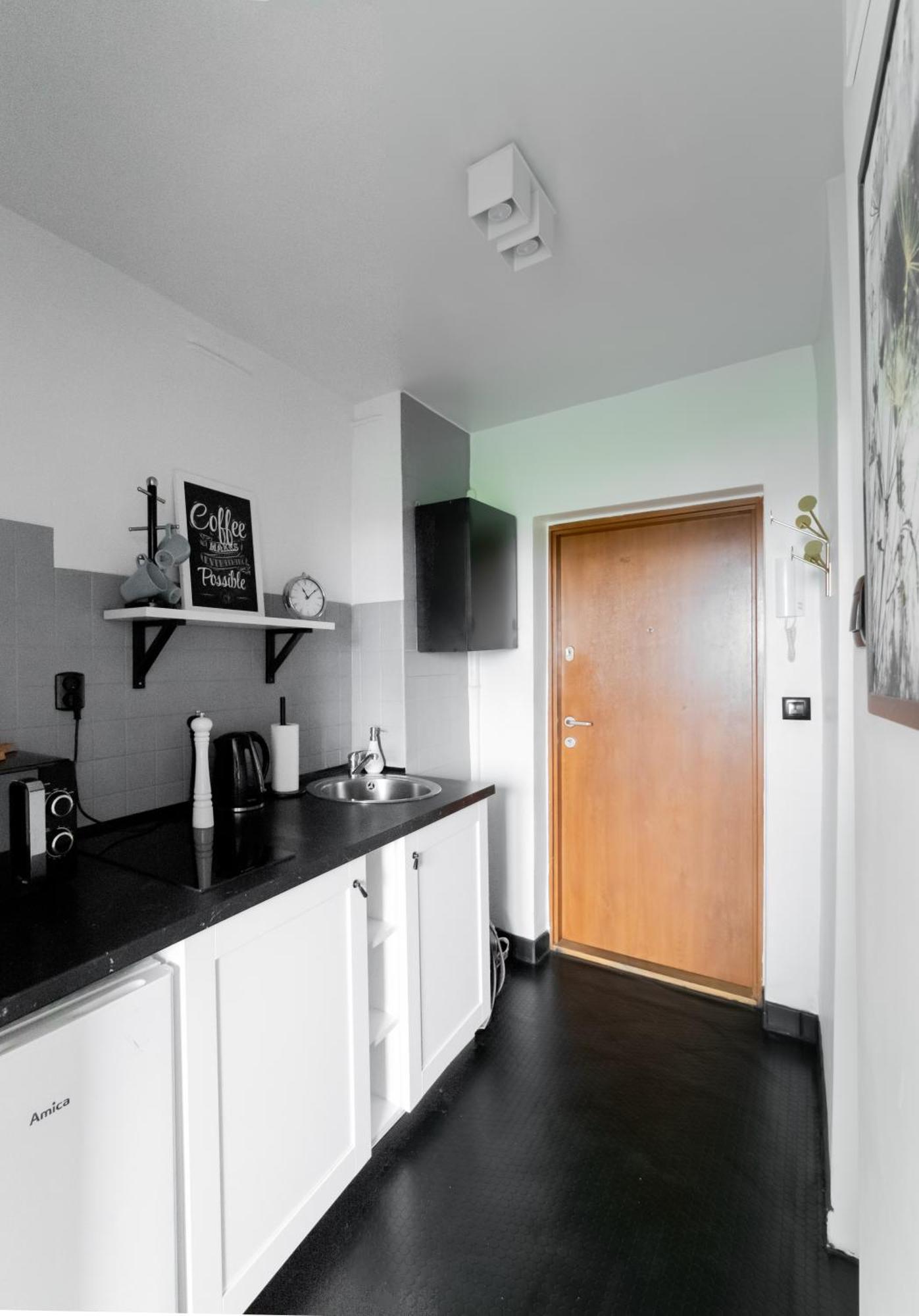 Piotrapartments - Daleka Cozy Train&Airport Apartment Varşovia Exterior foto