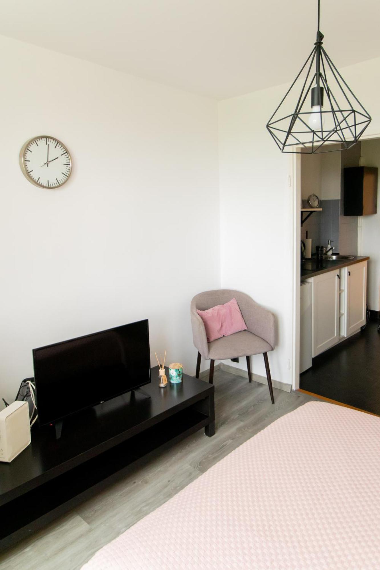 Piotrapartments - Daleka Cozy Train&Airport Apartment Varşovia Exterior foto