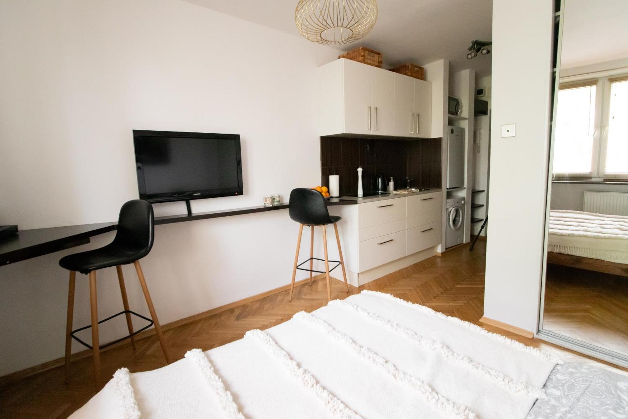 Piotrapartments - Daleka Cozy Train&Airport Apartment Varşovia Exterior foto