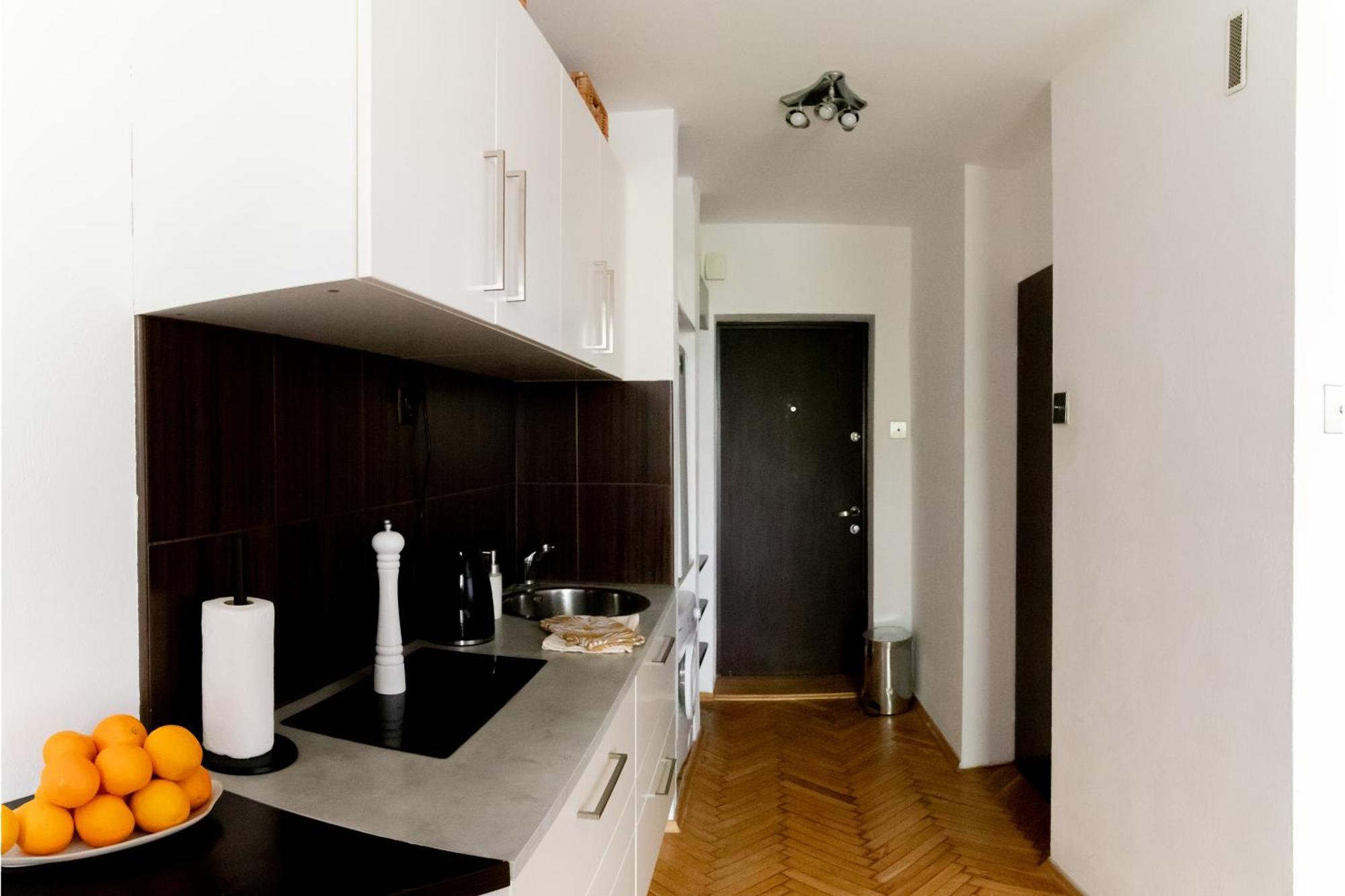 Piotrapartments - Daleka Cozy Train&Airport Apartment Varşovia Exterior foto