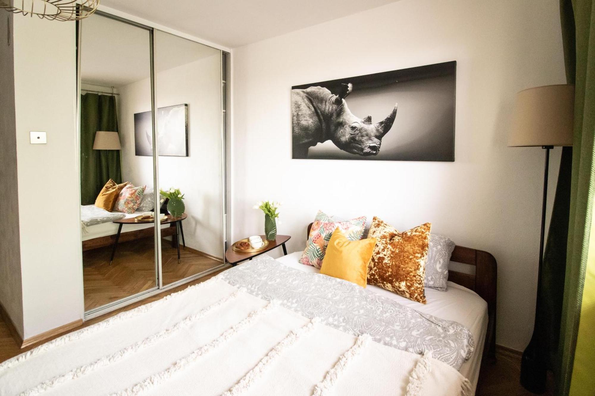 Piotrapartments - Daleka Cozy Train&Airport Apartment Varşovia Exterior foto